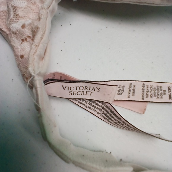 Victorias Secret Body By Victoria No Wire T-Shirt Bra Beige 38C - Picture 3 of 8